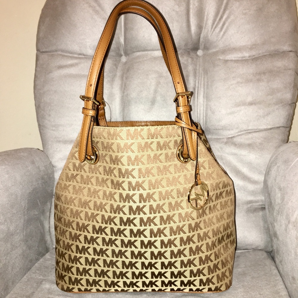 SOLD NWOT Michael Kors MK Print Shoulder Tote